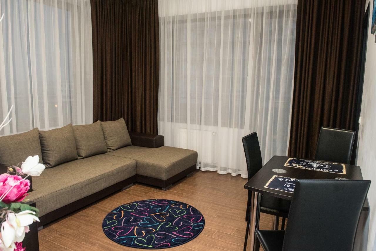 21 By The Sea Apartment Mamaia Exterior photo